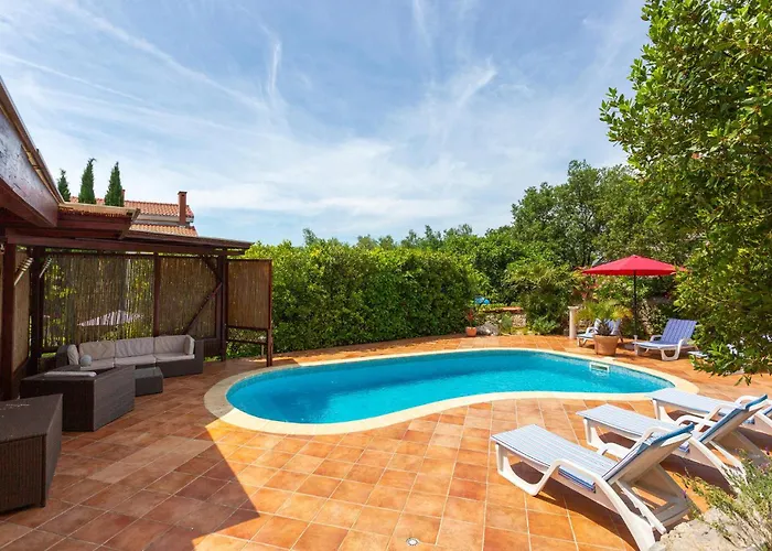 5 Bedroom In Casa vacanze *