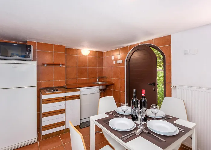 5 Bedroom In