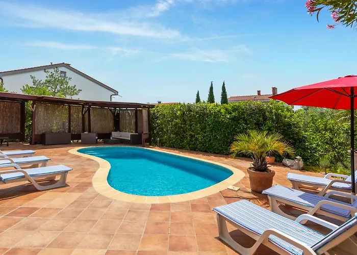 5 Bedroom In Casa vacanze *