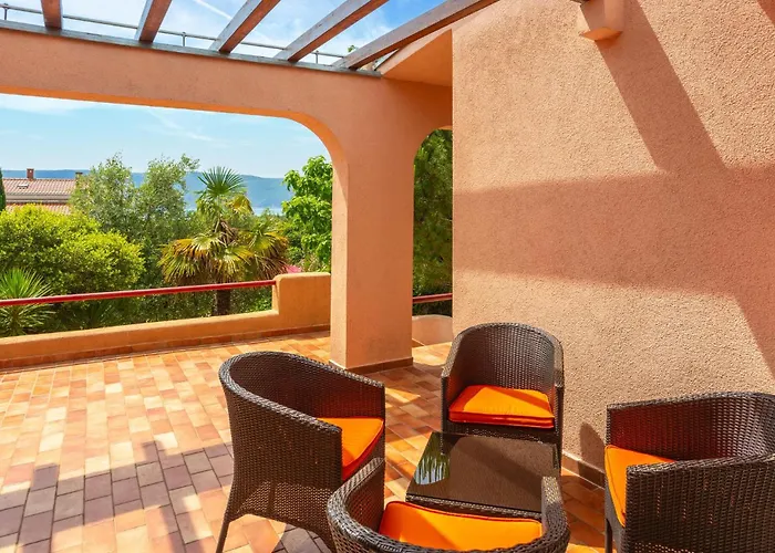 5 Bedroom In Casa vacanze *