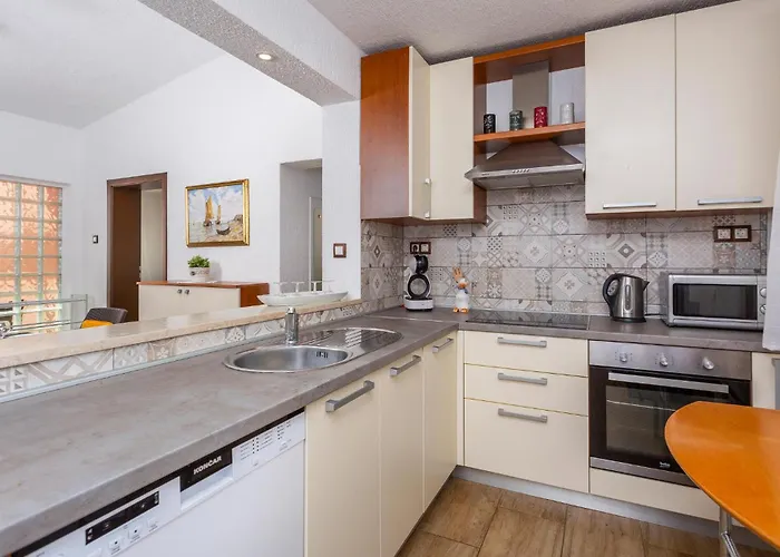 5 Bedroom In Ferienhaus *