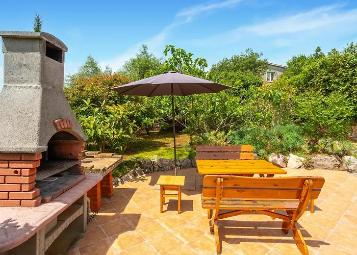 5 Bedroom In Casa vacanze Pinezići