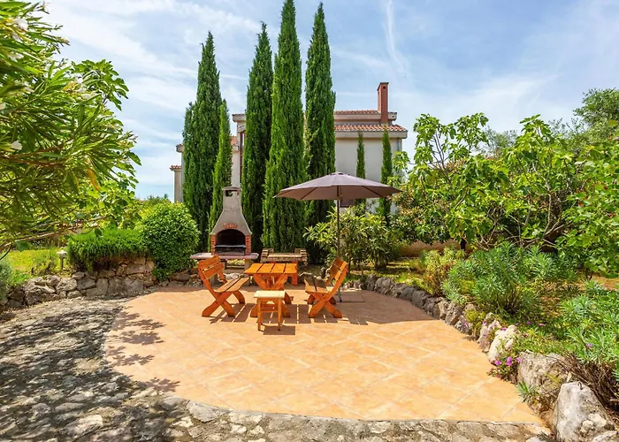5 Bedroom In *