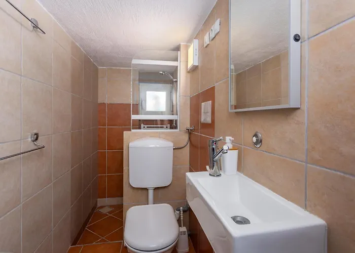 5 Bedroom In Casa vacanze *