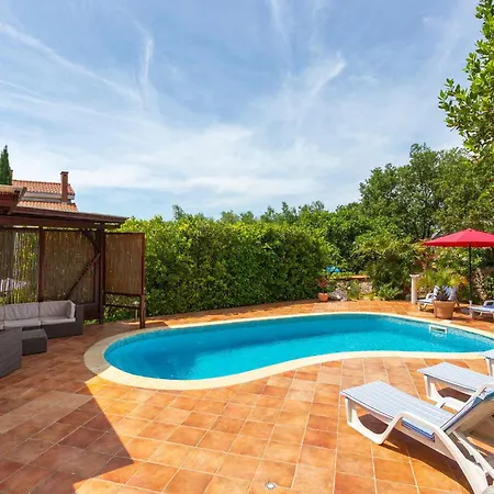 5 Bedroom In בית נופש *