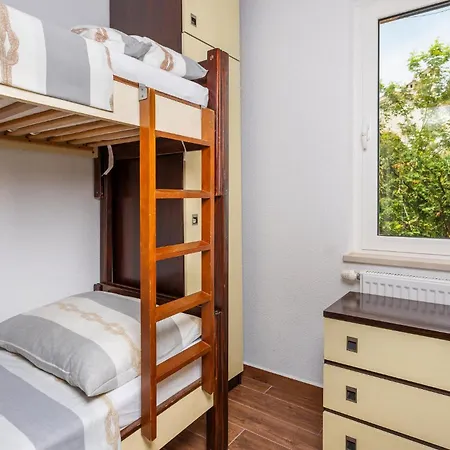 5 Bedroom In בית נופש Pinezići