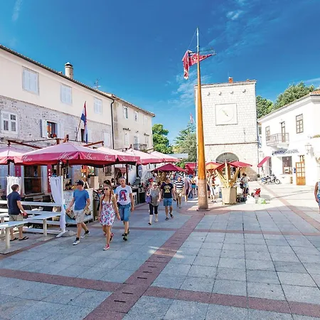 בית נופש 5 Bedroom In Pinezići